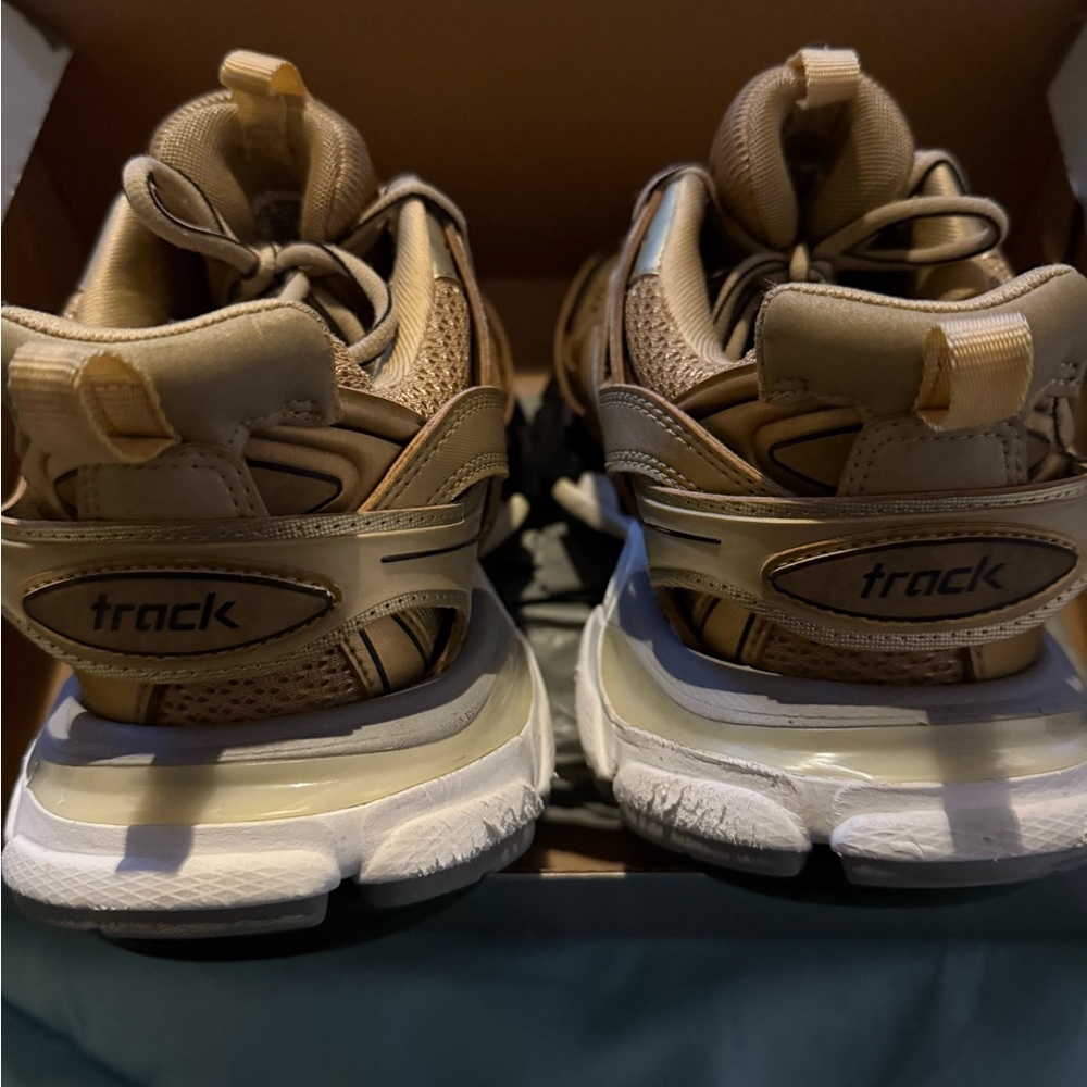 Balenciaga size 9men - Picture 3 of 7